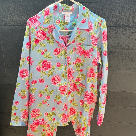 PINK Victoria's Secret Other - PINK Victoria's Secret Light Blue Floral Button-Up Top Sz M
